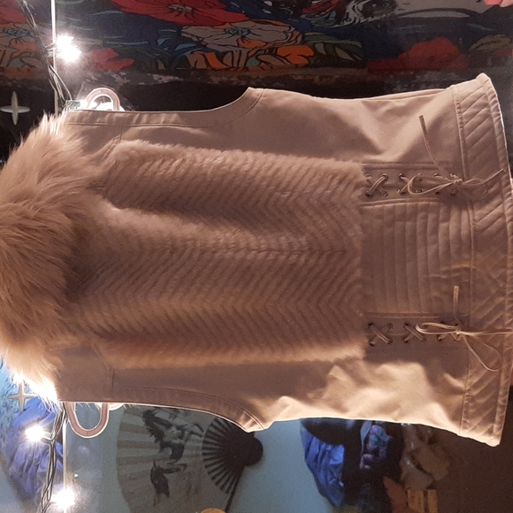 Faux fur vest - Picture 2 of 3